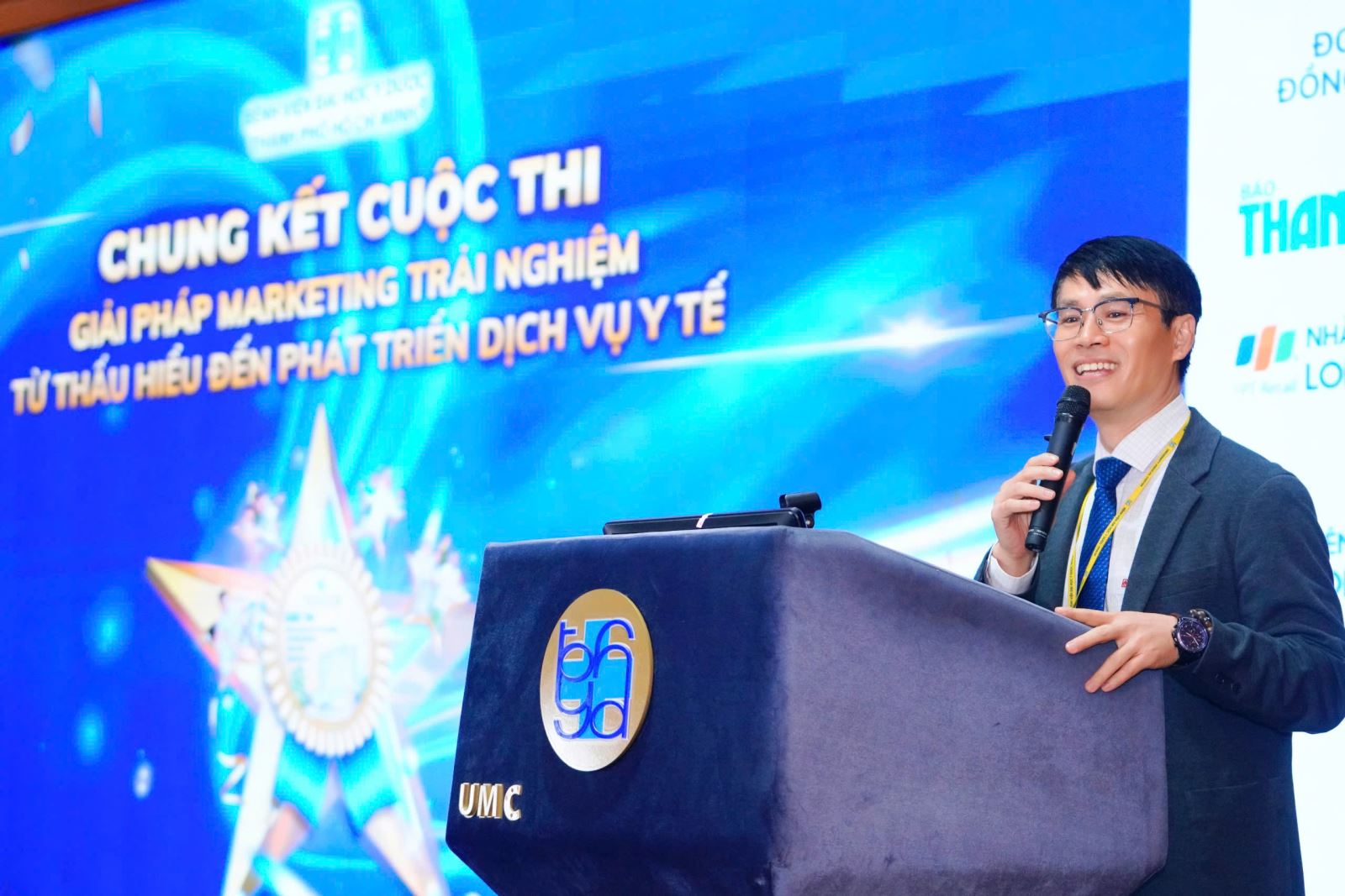 PGS TS BS_ Lê Khắc Bảo – Phó Giám đốc Bệnh viện, Trưởng Ban Giám khảo phát biểu tại chương trình_.jpg